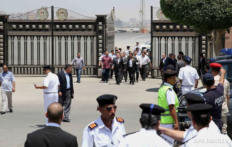 An ambulance transporting the body of nobel prize-winning Egyptian-American chemist Ahmed Zewail, leaves Cairo airport after his corpse arrived in Egypt on August 6, 2016 for his funeral. Zewail, who served as a science...