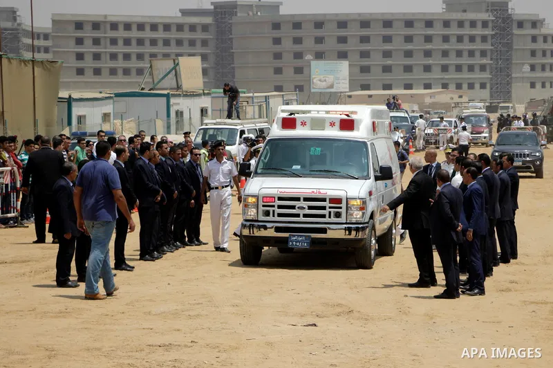 Mourners attend the second part of the funeral procession of Nobel prize-winning Egyptian-American chemist Ahmed Zewail at the Zewail City of Science and Technology in Cairo on August 7, 2016. Nobel prize-winning chemist...
