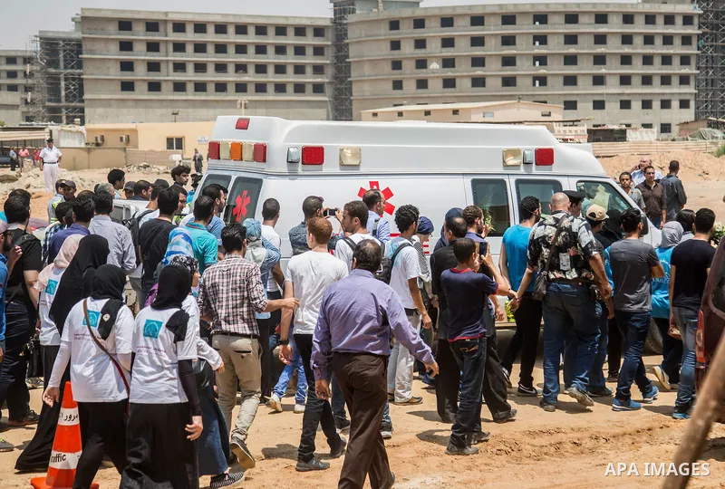 Students of Zewail university attend the second part of the funeral procession of Nobel prize-winning Egyptian-American chemist Ahmed Zewail at the Zewail City of Science and Technology in Cairo on August 7, 2016. Nobel...
