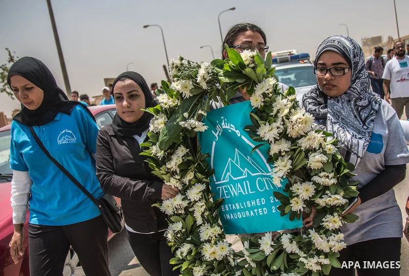 Students of Zewail university attend the second part of the funeral procession of Nobel prize-winning Egyptian-American chemist Ahmed Zewail at the Zewail City of Science and Technology in Cairo on August 7, 2016. Nobel...