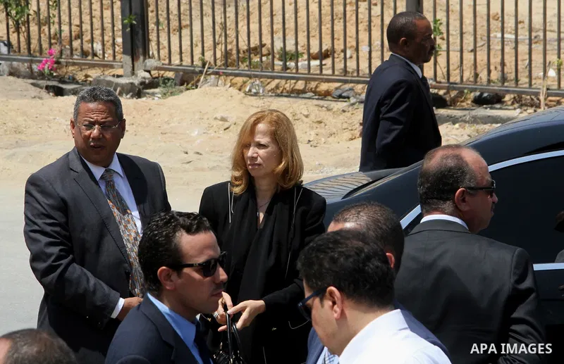 Dema Faham, the widow of Nobel prize-winning Egyptian-American chemistry Ahmed Zewail, attends his funeral at the Sixth of October cemetery for the last part of his funeral procession on August 7, 2016 in Cairo. Zewail,...