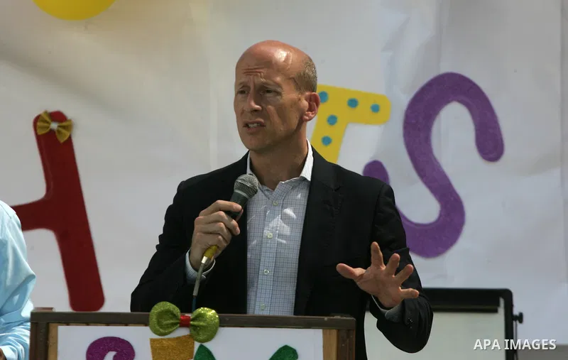 Deputy Director of UNRWA operations in the Gaza Strip, David de Bold attends the closing ceremony of 2016 summer fun week organised by the United Nations Relief and Works Agency (UNRWA), in Rafah in the southern Gaza str...