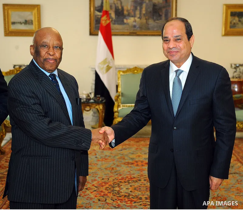 Egyptian President Abdel Fattah al-Sisi meets with Festus Mogae the former President of Botswana, in Cairo, Egypt, on Aug.10, 2016. Photo by Egyptian President Office