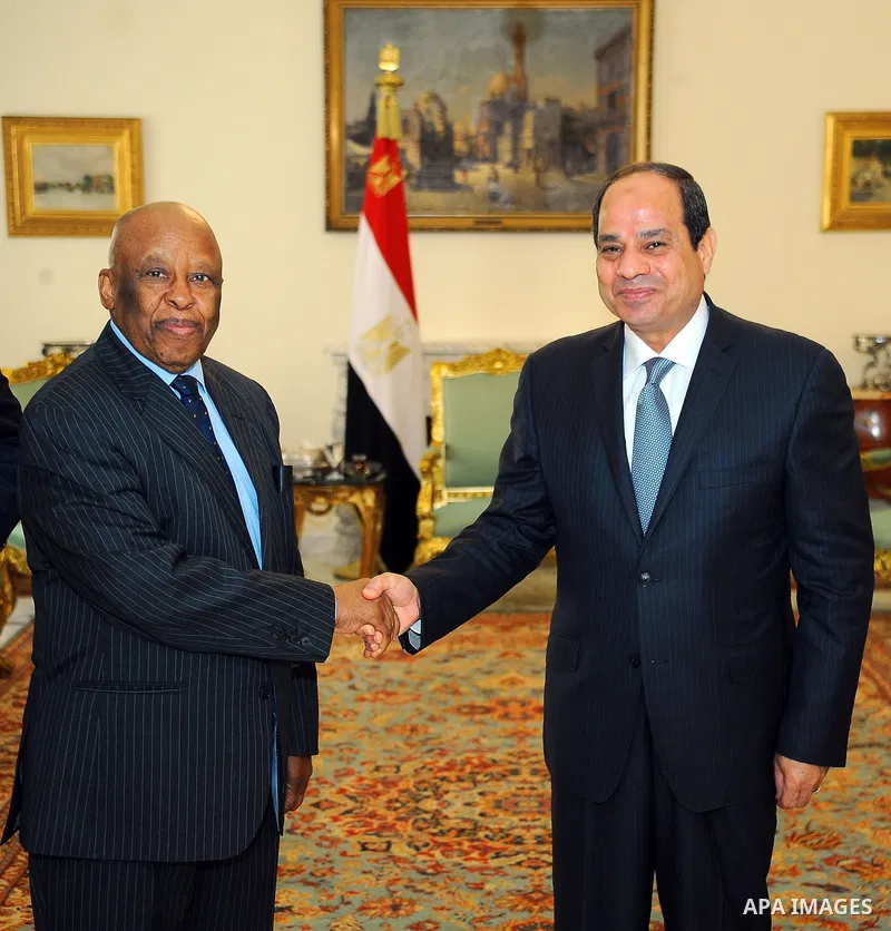Egyptian President Abdel Fattah al-Sisi meets with Festus Mogae the former President of Botswana, in Cairo, Egypt, on Aug.10, 2016. Photo by Egyptian President Office