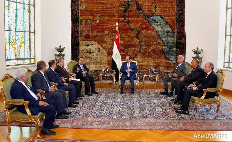 Egyptian President Abdel Fattah al-Sisi meets with Yemen's Prime Minister Ahmed bin Dagher, in Cairo, Egypt, on Aug. 15, 2016. Photo by Egyptian President Office