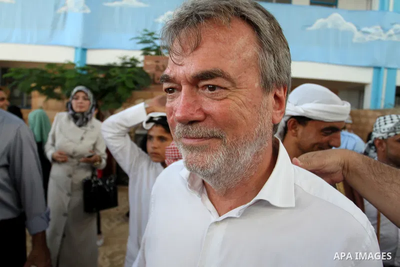 Director of UNRWA operations in Gaza Bo Shack attends a heritage festival during the closing ceremony of 2016 summer fun week organised by the United Nations Relief and Works Agency (UNRWA), in Khan Younis in the souther...