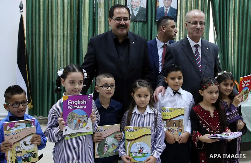 Palestinian Prime Minister, Rami Hamadallah, Open the new building of the Ministry of Education, in the West Bank city of Ramallh, on Aug 28, 2016. Photo by Prime Minister Office