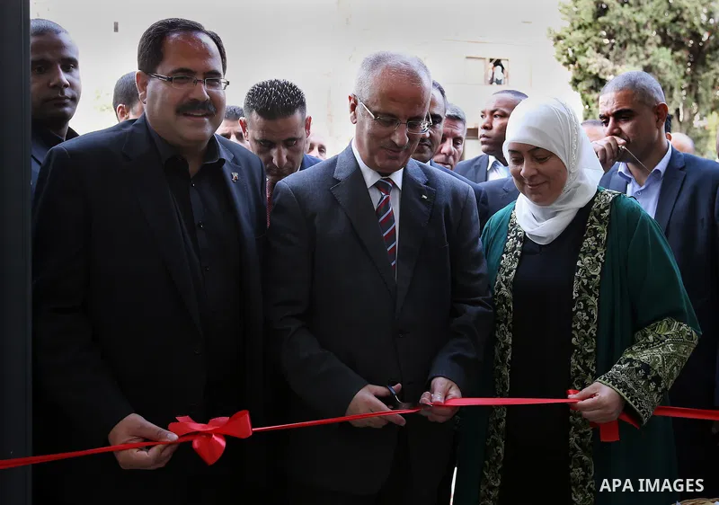 Palestinian Prime Minister, Rami Hamadallah, Open the new building of the Ministry of Education, in the West Bank city of Ramallh, on Aug 28, 2016. Photo by Prime Minister Office