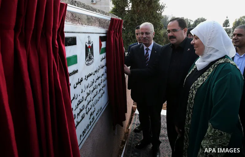 Palestinian Prime Minister, Rami Hamadallah, Open the new building of the Ministry of Education, in the West Bank city of Ramallh, on Aug 28, 2016. Photo by Prime Minister Office