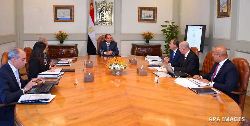 Egyptian President Abdel Fattah al-Sisi meets with Egyptian Prime Minister Sharif Ismail in Cairo, Egypt, on Aug. 29, 2016. Photo by Egyptian President Office