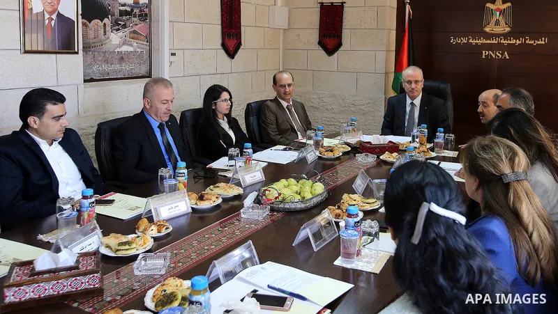 Palestinian Prime Minister, Rami Hamadallah, meets with Members of the first program of Palestinian Leader's Preparation , in the West Bank city of Ramallah on Sep1, 2016. Photo by Prime Minister Office