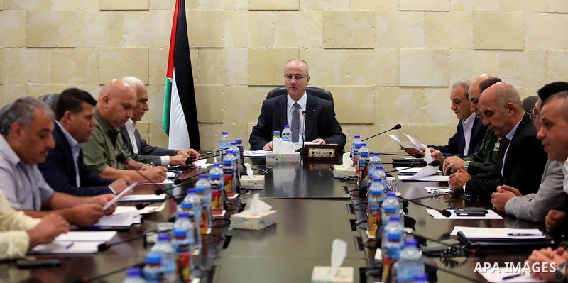Palestinian Prime Minister, Rami Hamadallah, meets with leaders of the Security establishment, in the West Bank city of Ramallah on Sept.01, 2016. Photo by Prime Minister Office