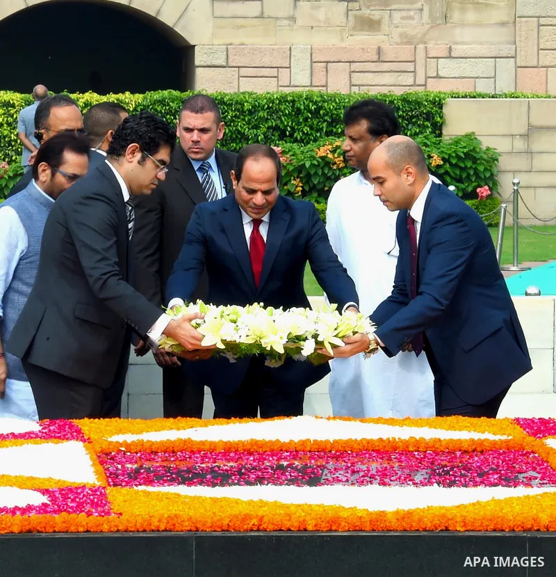 Egypt's President Abdel Fattah al-Sisi laying a wreath at the tomb of Mahatma Gandhi in New Delhi on September 2, 2016. al-Sisi is on a three-day state visit in India. Photo by Egyptian President Office