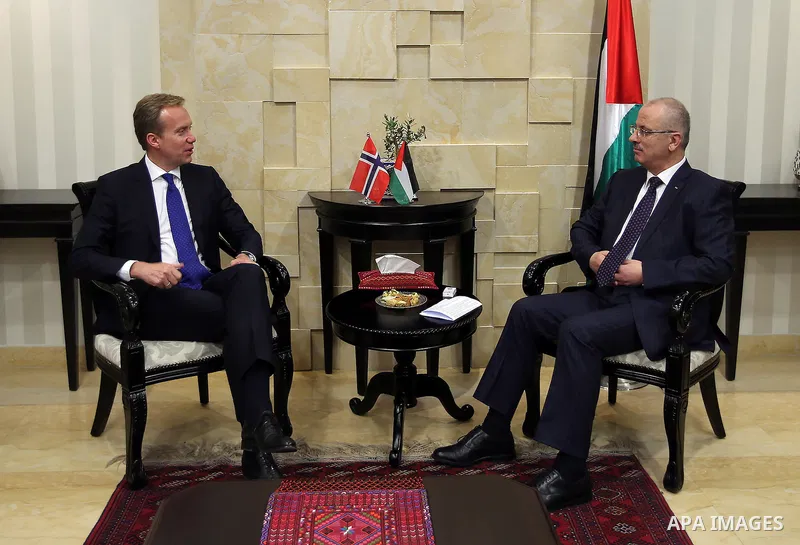 Palestinian Prime Minister Rami Hamdallah meets with Norway's Foreign Minister Borge Brende, in the West Bank city of Ramallah, on Sep. 08, 2016. Photo by Prime Minister Office