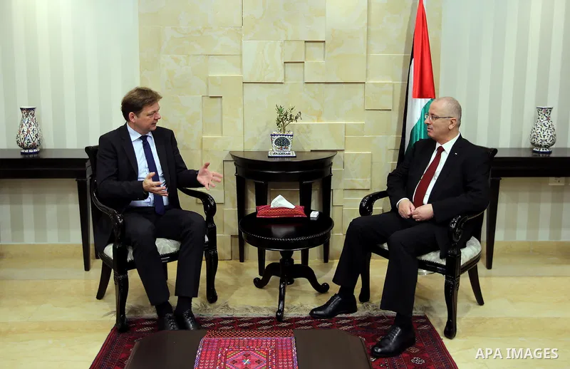Palestinian Prime Minister, Rami Hamdallah, meets with the German Ministry of Foreign Affairs Philip Akkerman, in the West Bank city of Ramallah, on Sep. 13, 2016. Photo by Prime Minister Office
