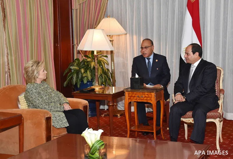 U.S. Democratic presidential candidate Hillary Clinton attends a bilateral meeting with Egypt's President Abdel Fattah el-Sisi at a hotel in New York, U.S. September 20, 2016. Photo by Egyptian President Office
