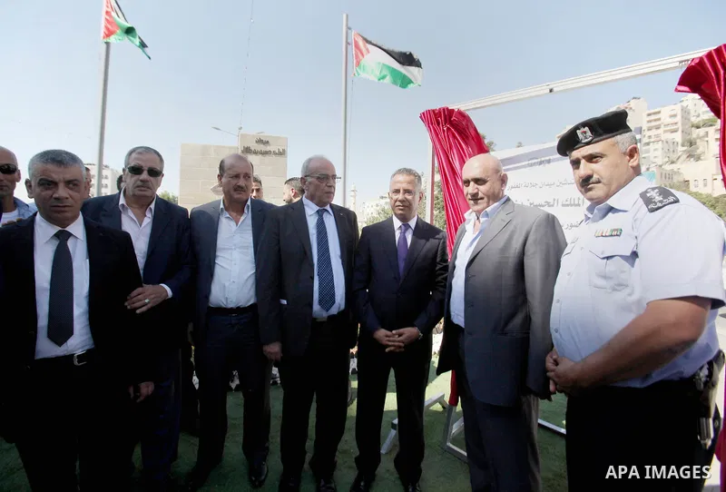 Jordanian Ambassador in Palestine Khalid al-Shawabkah opens Square of the late King Hussein Bin Talal, in the West Bank city of Nablus, on Oct. 05, 2016. Photo by Nedal Eshtayah
