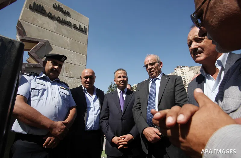Jordanian Ambassador in Palestine Khalid al-Shawabkah opens Square of the late King Hussein Bin Talal, in the West Bank city of Nablus, on Oct. 05, 2016. Photo by Nedal Eshtayah