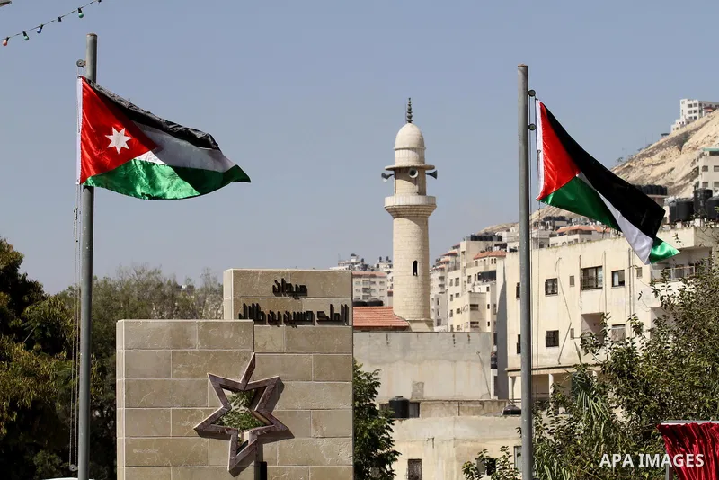 Jordanian Ambassador in Palestine Khalid al-Shawabkah opens Square of the late King Hussein Bin Talal, in the West Bank city of Nablus, on Oct. 05, 2016. Photo by Nedal Eshtayah