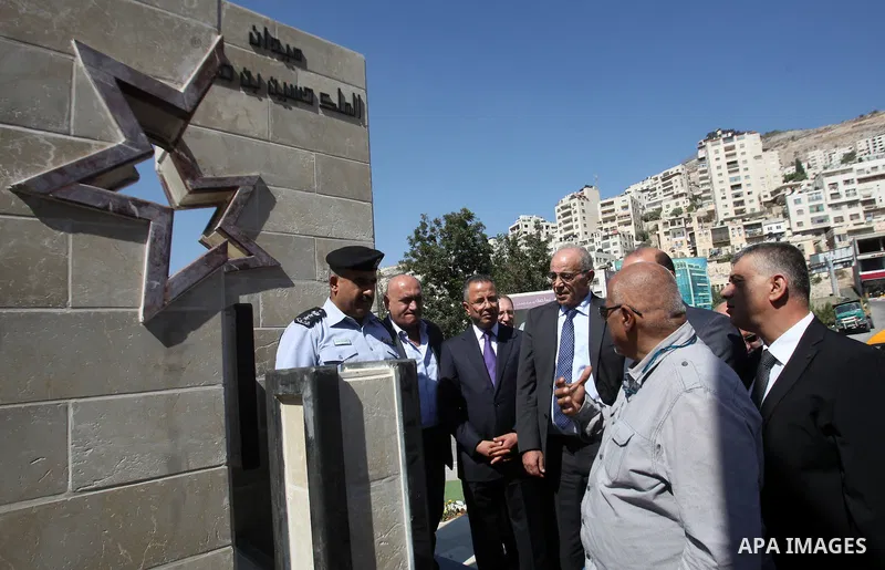 Jordanian Ambassador in Palestine Khalid al-Shawabkah opens Square of the late King Hussein Bin Talal, in the West Bank city of Nablus, on Oct. 05, 2016. Photo by Nedal Eshtayah