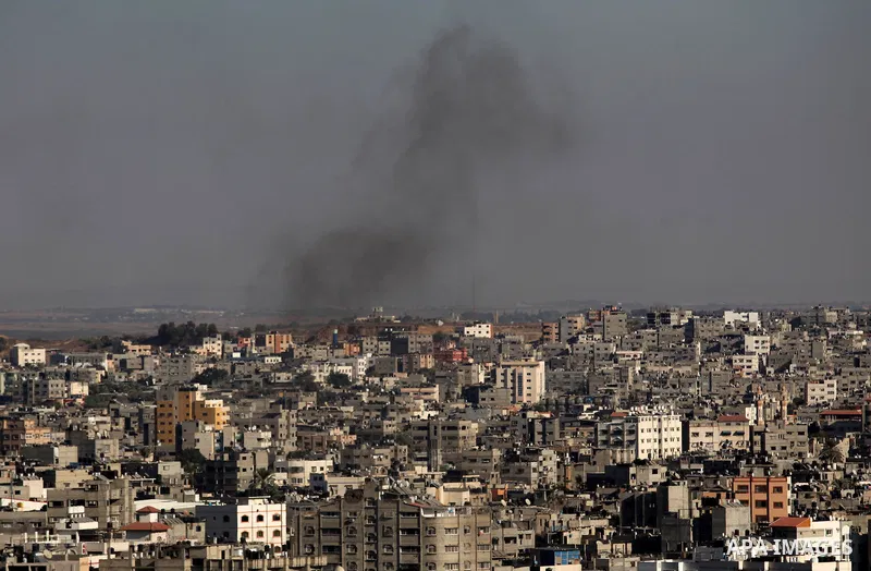 Smoke raises from eastern Gaza City following an Israeli military strike on October 5, 2016. Israeli tank fire struck a Hamas post in the Gaza Strip after a rocket launched from the Palestinian enclave hit a nearby Israe...
