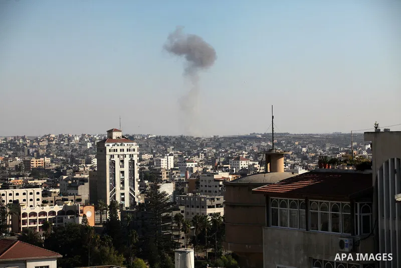 Smoke raises from eastern Gaza City following an Israeli military strike on October 5, 2016. Israeli tank fire struck a Hamas post in the Gaza Strip after a rocket launched from the Palestinian enclave hit a nearby Israe...
