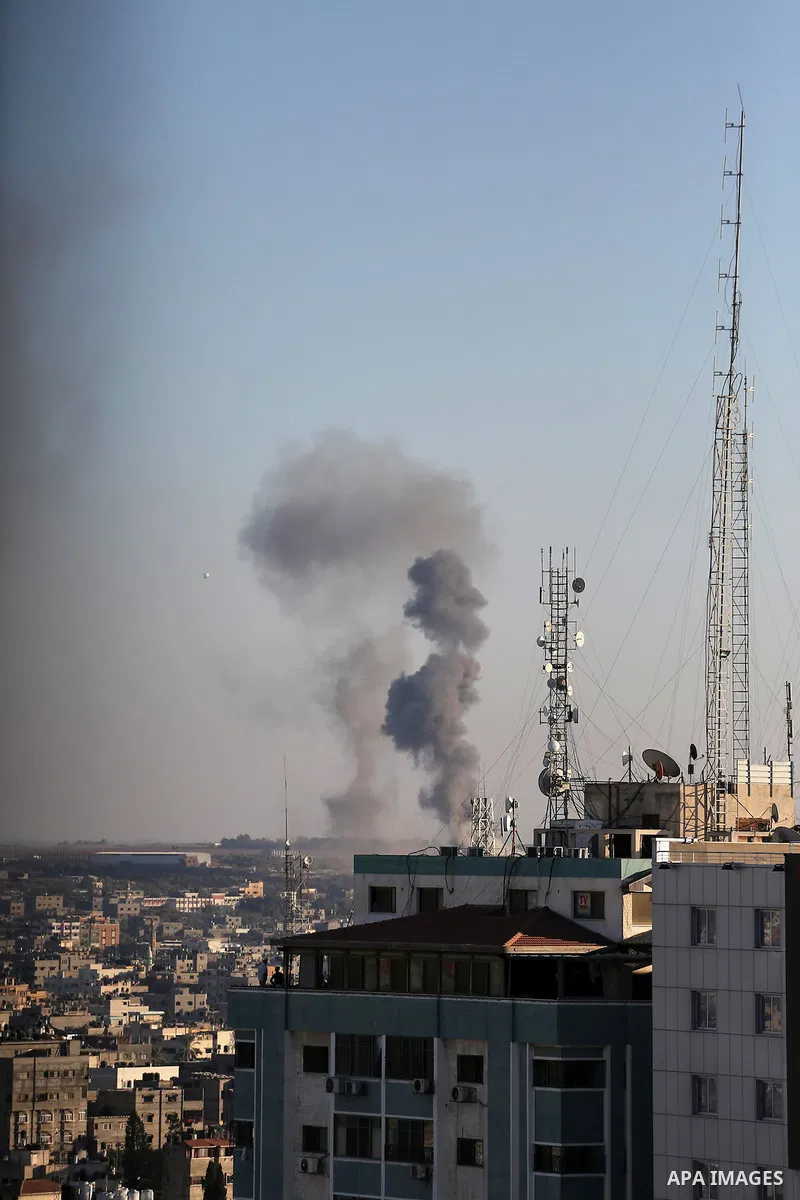 Smoke rises from east Gaza City after Israeli military struck Hamas position in the Gaza Strip on October 5, 2016. Israel's military struck several Hamas positions in the Gaza Strip after a rocket launched from the Pales...