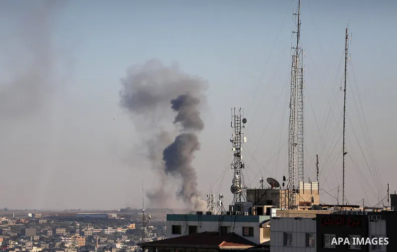 Smoke rises from east Gaza City after Israeli military struck Hamas position in the Gaza Strip on October 5, 2016. Israel's military struck several Hamas positions in the Gaza Strip after a rocket launched from the Pales...