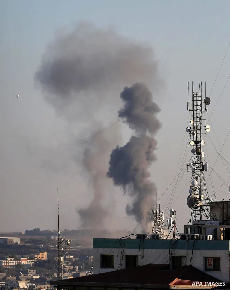 Smoke rises from east Gaza City after Israeli military struck Hamas position in the Gaza Strip on October 5, 2016. Israel's military struck several Hamas positions in the Gaza Strip after a rocket launched from the Pales...