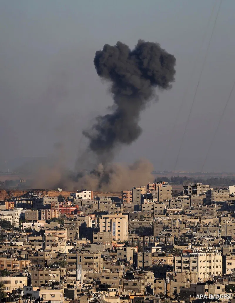 Smoke rises from east Gaza City after Israeli military struck Hamas position in the Gaza Strip on October 5, 2016. Israel's military struck several Hamas positions in the Gaza Strip after a rocket launched from the Pales...