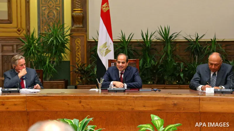 Egypt's President Abdel Fattah al-Sisi, meets with a delegation from the American business community, in Cairo, Egypt, on October 24, 2016. Photo by Egyptian President Office