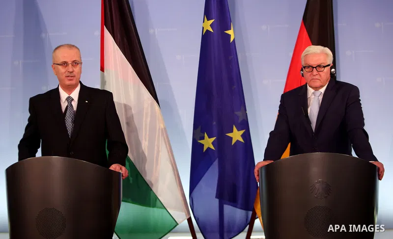 German Foreign Minister Frank-Walter Steinmeier and Palestinian Prime Minister Rami Hamdallah hold joint press conference in Berlin on October 26, 2016. Photo by Prime Minister Office