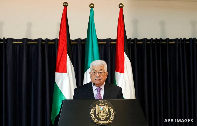 Palestinian President Mahmoud Abbas speaks during a joint news conference with Italy's President Sergio Mattarella in the West Bank city of Bethlehem November 1, 2016. Photo by Wisam Hashlamoun