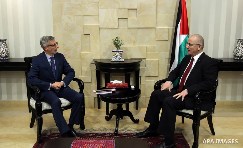 Palestinian Prime Minister, Rami Hamadallah, meets with the French Consul General Pierre Kuchard in the West Bank city of Ramallah, on Nov. 1, 2016. Photo by Prime Minister Office