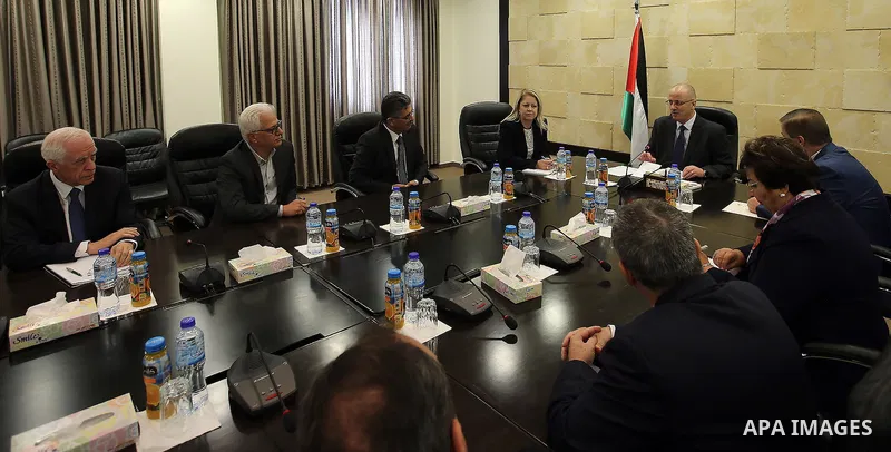 Palestinian Prime Minister, Rami Hamadallah, meets with the Health service providers in Palestine in the West Bank city of Ramallah, on Nov 3, 2016. Photo by Prime Minister Office