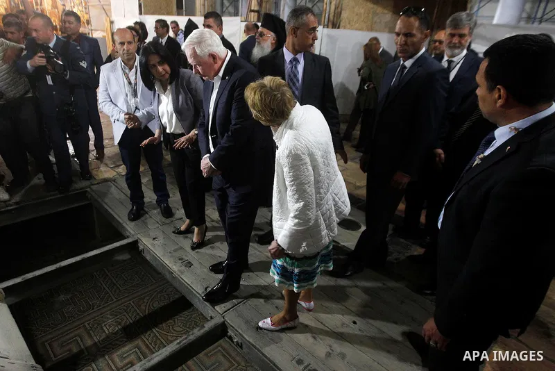Canada's Governor General David Johnston visits the Church of Nativity in the West Bank city of Bethlehem November 5, 2016. Photo by Wisam Hashlamoun