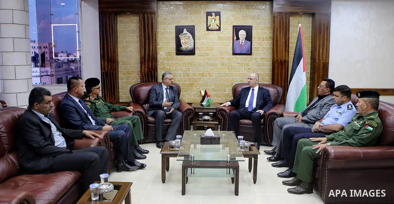 Palestinian Prime Minister, Rami Hamdallah, lays foundation stone for the housing cooperative engineers Tulkarem, in the West Bank city of Ramallah, on November 5, 2016. Photo by Prime Minister Office