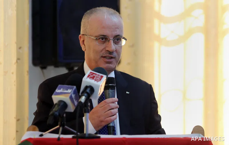 Palestinian Prime Minister, Rami Hamdallah, lays foundation stone for the housing cooperative engineers Tulkarem, in the West Bank city of Ramallah, on November 5, 2016. Photo by Prime Minister Office