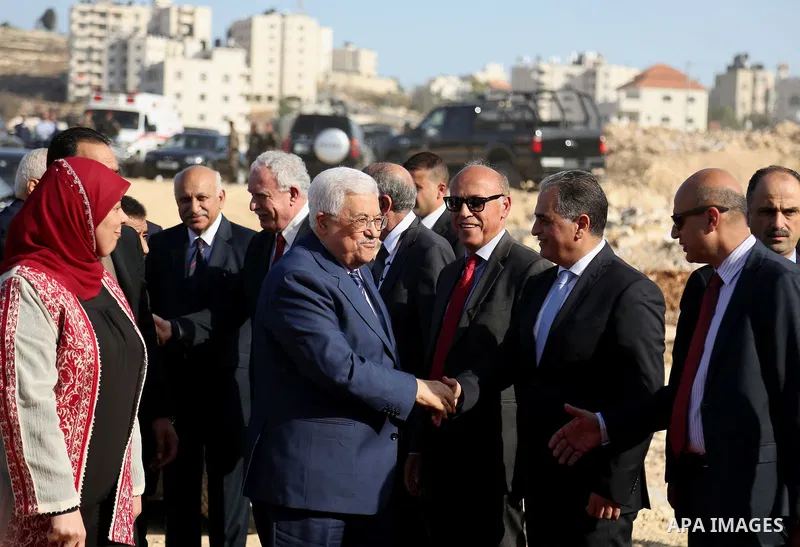 Palestinian President Mahmoud Abbas and India's Minister of State for External Affairs, attend a ceremony of laying the foundation stone of Palestine-India Techno Park, near the West Bank city of Ramallah November 8, 201...