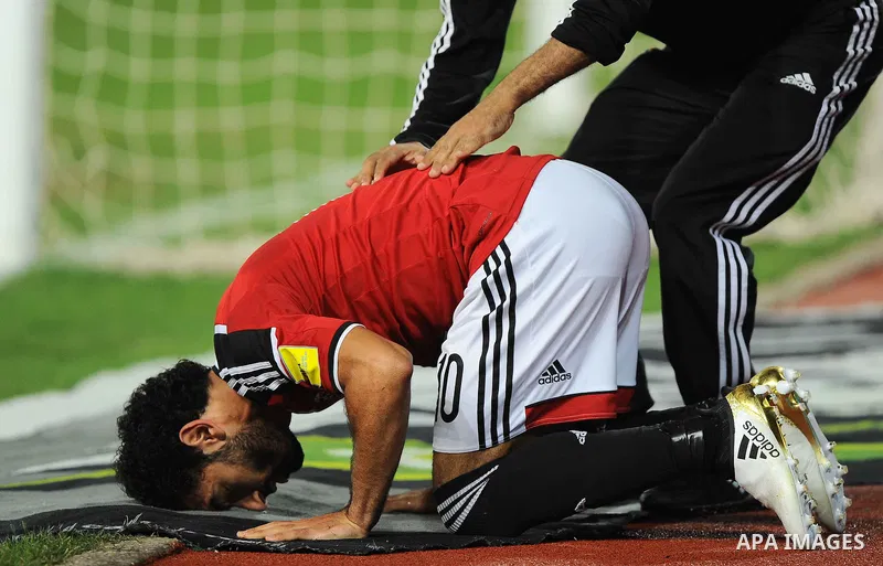 Egypt v Ghana compete during the 2018 World Cup qualifying Group E football match between Egypt and Ghana at the Borg el-Arab Stadium near Alexandria on November 13, 2016. Photo by Stringer