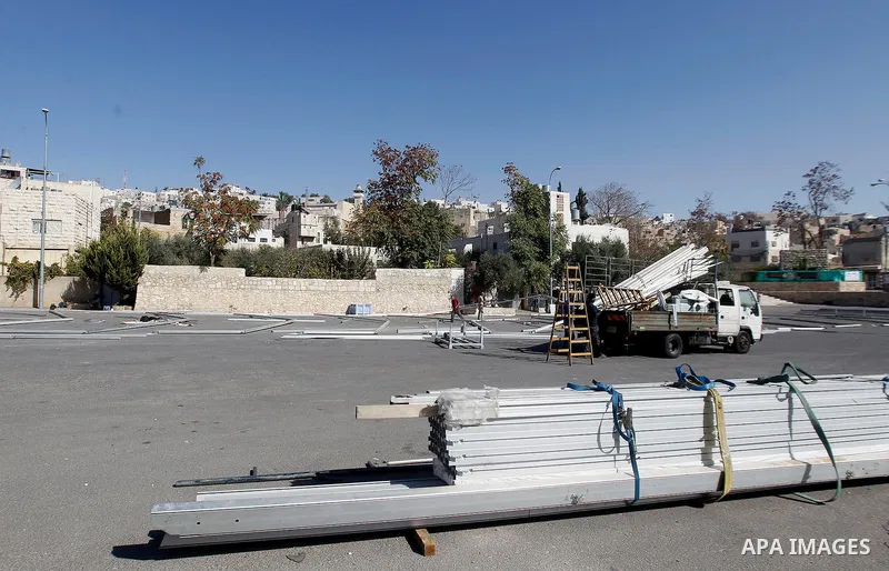 Israeli Workers build barracks in order to Judaize the area near the Ibrahimi mosque, or the Tomb of the Patriarch, a religious site to both Muslims and Jews, in the Israeli occupied West Bank city of Hebron on November...