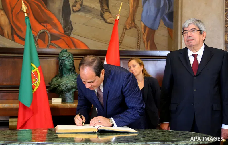Speaker of the Portuguese Parliament Eduardo Ferro Rodrigues meets with Egyptian President Abdel Fattah al-Sisi at Portuguese Parliament in Lisbon, Portugal, 22 November 2016. Photo by Egyptian President Office