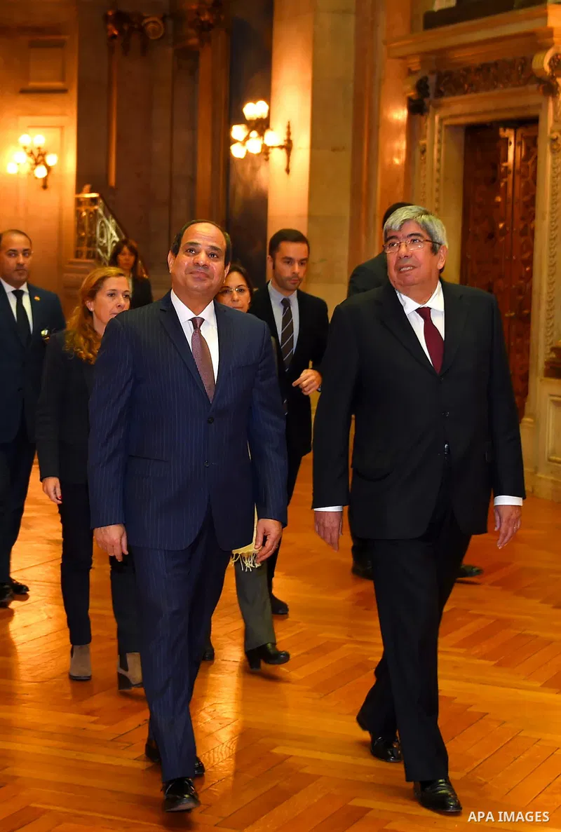 Speaker of the Portuguese Parliament Eduardo Ferro Rodrigues walks along with Egyptian President Abdel Fattah al-Sisi at Portuguese Parliament in Lisbon, Portugal, 22 November 2016. Photo by Egyptian President Office