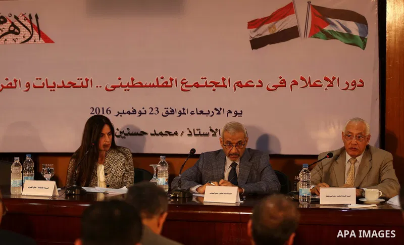 Palestinian and Egyptian Journalists attend a meeting about media and Palestinian society in Cairo, Egypt, on Nov. 23.2016. Photo by Yasser Qudih