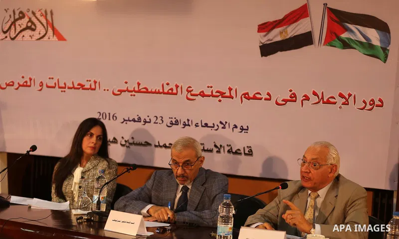 Palestinian and Egyptian Journalists attend a meeting about media and Palestinian society in Cairo, Egypt, on Nov. 23.2016. Photo by Yasser Qudih
