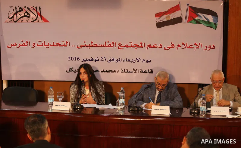 Palestinian and Egyptian Journalists attend a meeting about media and Palestinian society in Cairo, Egypt, on Nov. 23.2016. Photo by Yasser Qudih