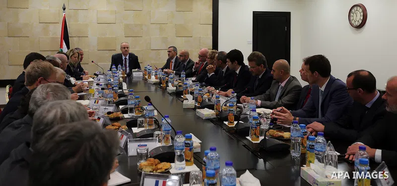 Palestinian Prime Minister Rami Hamdallah, will meet Consuls, ambassadors and representatives of the European Union to Palestine in the West Bank city of Ramallah on November 30, 2016. Photo by Mohammed Asad