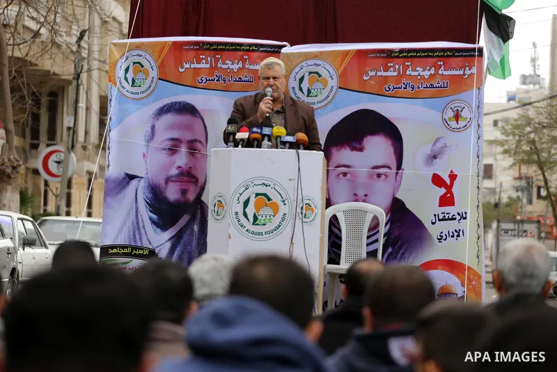 Islamic Jihad leader Khaled al-Batsh delivers a speech during Friday prayers to show solidarity with Palestinian prisoners on hunger strike in Israeli Jails, in front of Red cross office in Gaza city, on Dec. 02 0.2016....