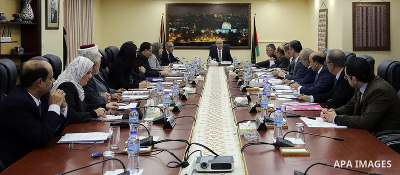 Palestinian Prime Minister, Rami Hamdallah, chairs a meeting of the council Ministers, in the West Bank city of Ramallah, on December 6, 2016. Photo by Prime Minister Office
