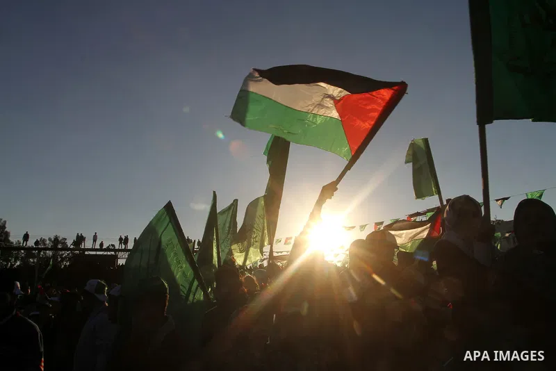 Palestinians take part in a rally marking the 29th anniversary of the founding of the Hamas movement, in Khan Younis in the southern Gaza Strip December 11, 2016. Photo by Abed Rahim Khatib